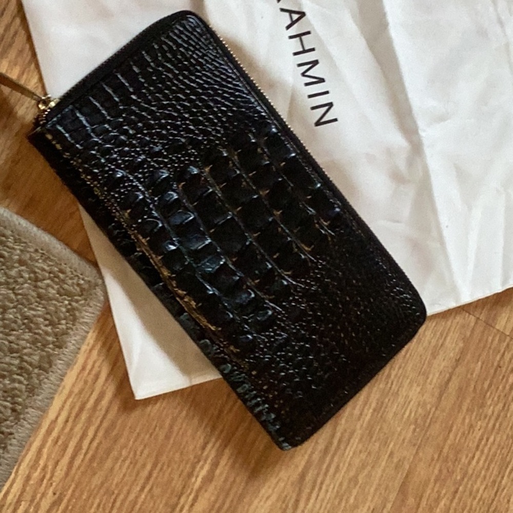 Brahmin wristlet
